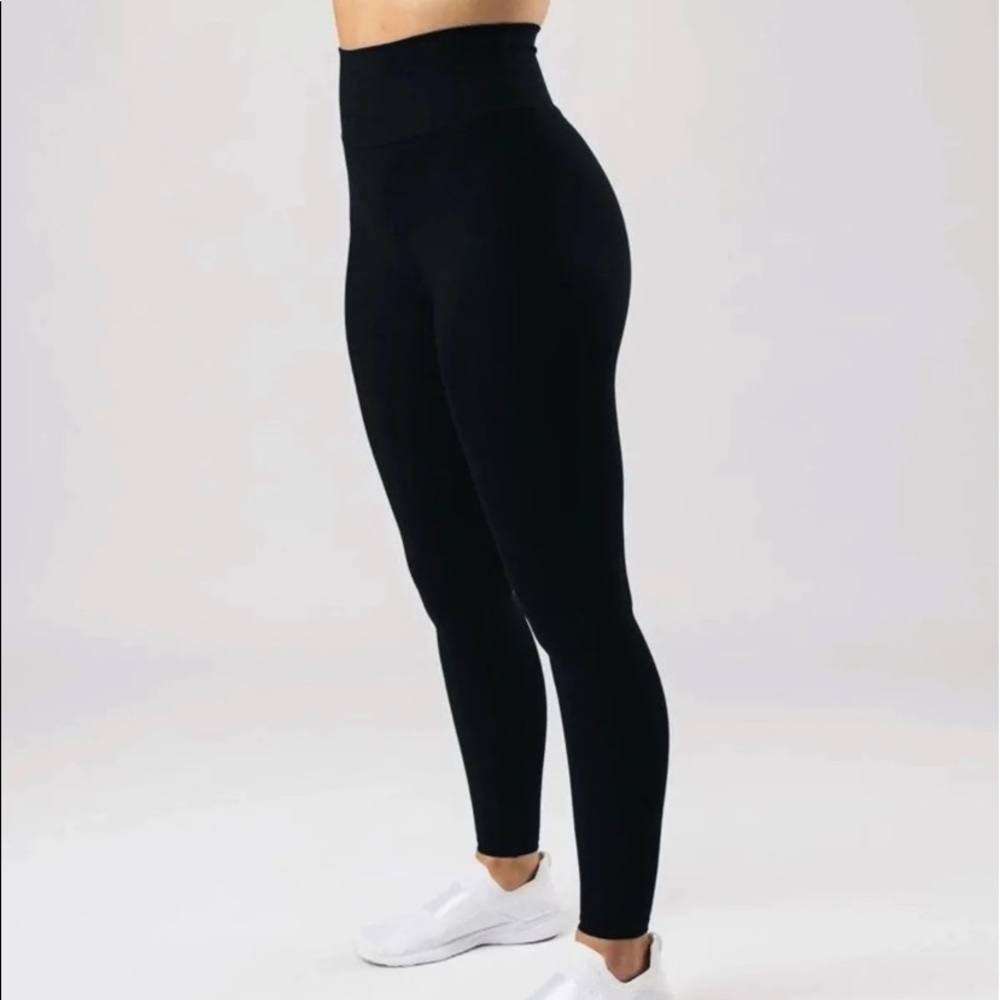 Alphalete alphalux essential leggings